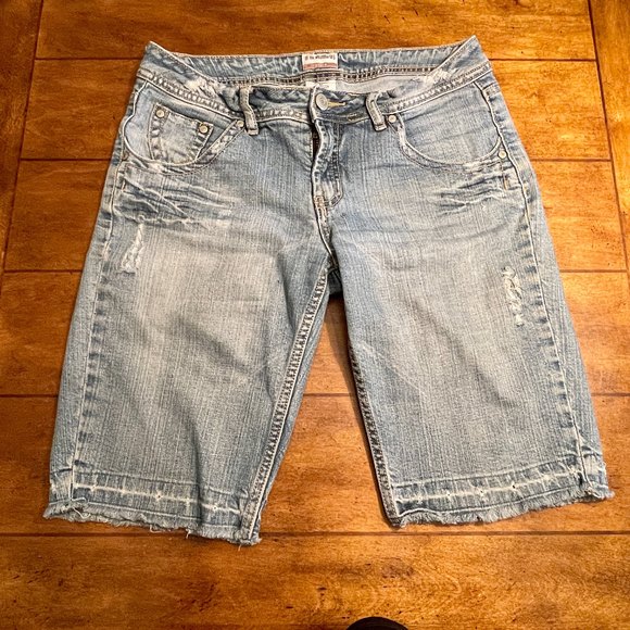 No Boundaries Stretch Denim Shorts Distressed Light Wash Junior 11 S1090-378 - Picture 2 of 10